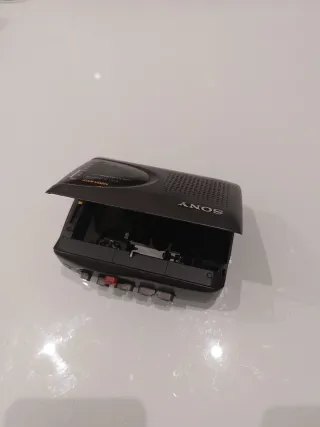 Walkman Sony Cassette Radio FM/AM Mega Bass