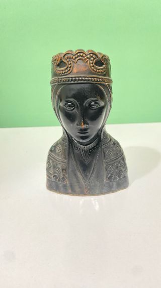 Busto Virgen negra de Montserrat