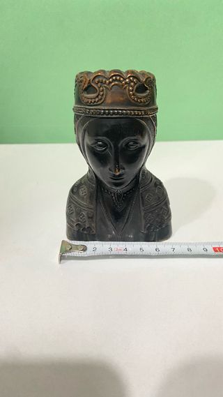 Busto Virgen negra de Montserrat