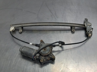 ELEVALUNAS DELANTERO DERECHO NISSAN PRIMERA BERL.