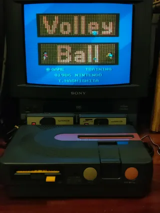 Nintendo Sharp Twin Famicom + juegos