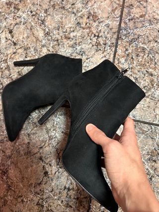 Botines negros tacón