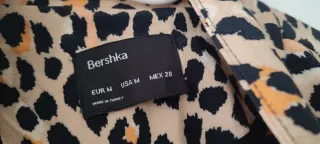 Blusa y falda leopardo Bershka. Talla M/L