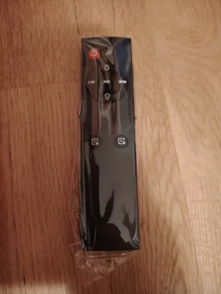 Lámpara LED con mando a distancia