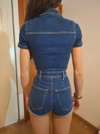 Mono vaquero corto con cremallera