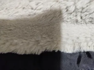 Parka Negra Bershka con Capucha Forrada