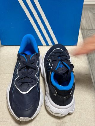 Zapatillas Adidas Ozweego Azul y Blanco