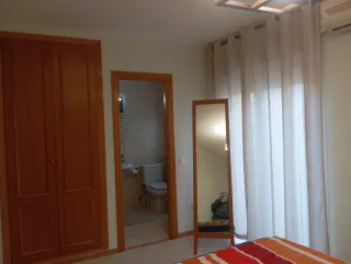Inmobiliaria se alquila habitación
