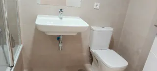 Lavabo de baño de cerámica