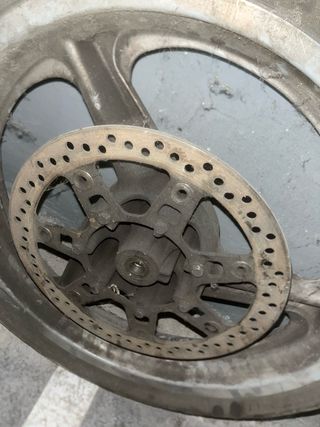 Rueda delantera moto con disco