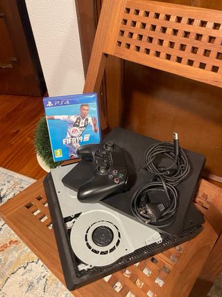PS4 1TB Negra + FIFA 19/16