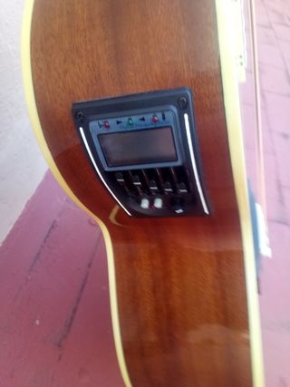 Bajo Acústico 4 cuerdas + Estuche