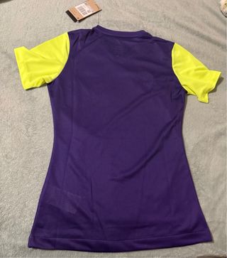Camiseta Nike Morada y Amarilla