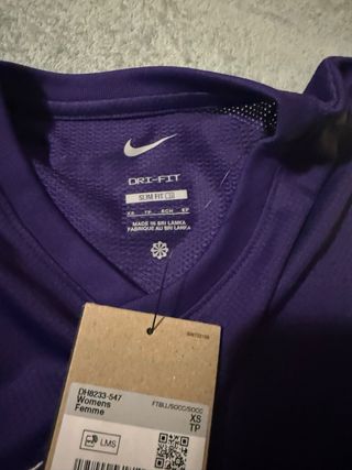 Camiseta Nike Morada y Amarilla