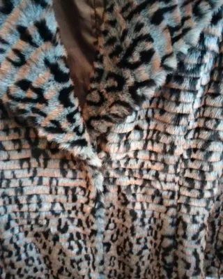 Abrigo estampado leopardo