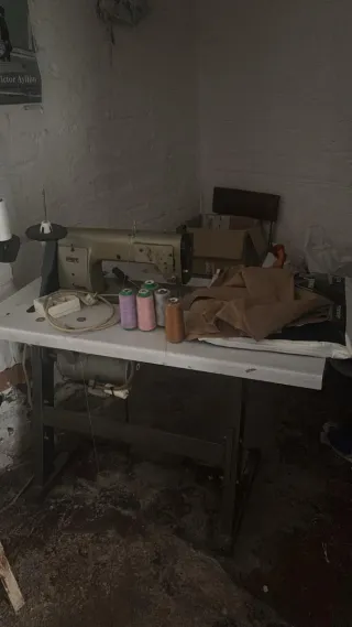 Máquina de coser industrial plana