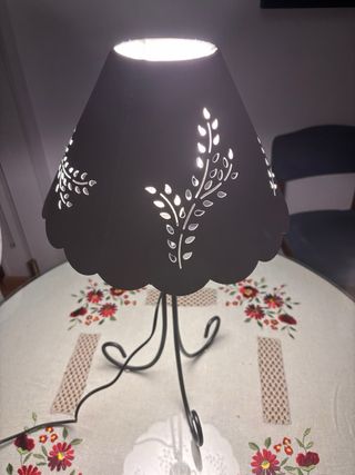 Lámpara de mesa de forja