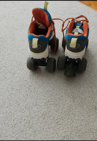 Patins de criança usados