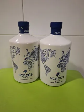 Nordés Gin Botella Mundo.