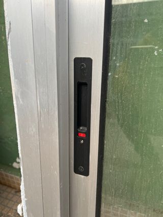 Varias Ventanas correderas aluminio con persiana