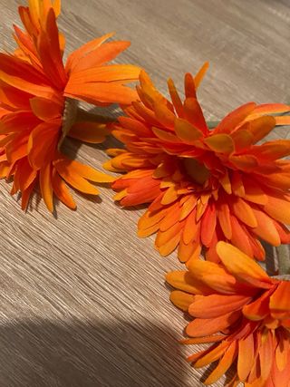 Flores artificiales margarita naranja