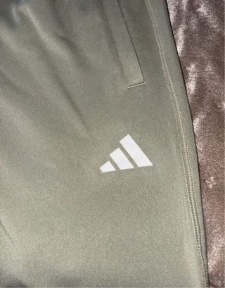 Pantalón Adidas verde