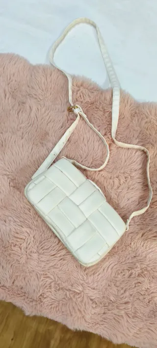 Bolso blanco tejido bandolera