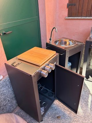 Cucina da esterno 4 fuochi mai usata