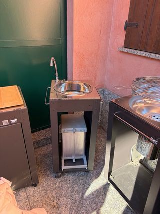 Cucina da esterno 4 fuochi mai usata