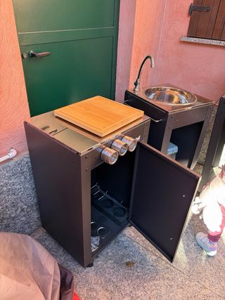 Cucina da esterno 4 fuochi mai usata