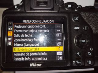 Cámara Nikon D3500 con objetivo 18-55mm