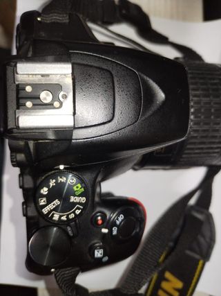 Cámara Nikon D3500 con objetivo 18-55mm