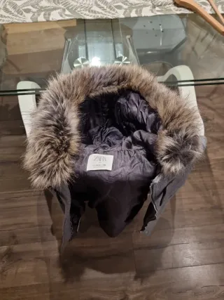 Abrigo Zara niño gris con capucha