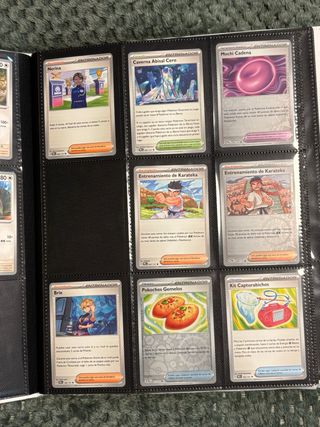 Álbum Pokémon Semicompleto Evoluciones Prismáticas