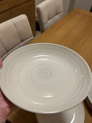 Juego de platos beige El Corte Inglés