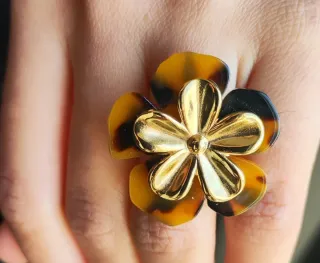 Anillo Flor Tortoise y Dorado