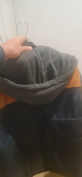 Casaco azul e laranja em ótimo estado