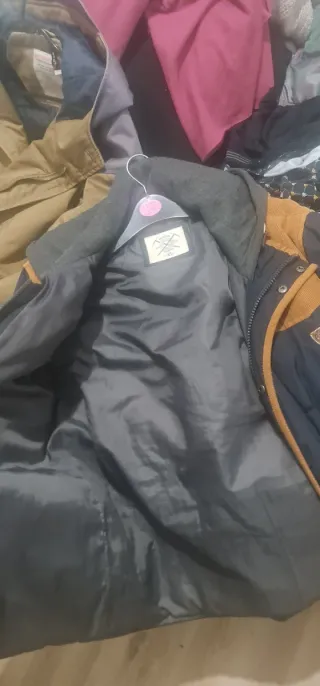 Casaco azul e laranja em ótimo estado