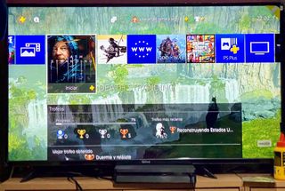 PS4 Slim 500GB + 4 Juegos + 2 Mando originales