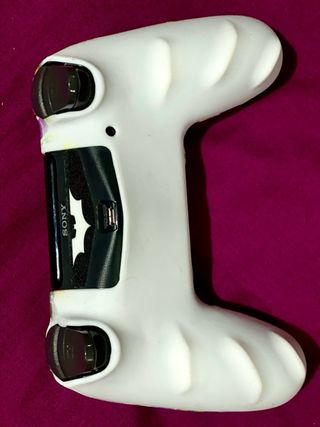 PS4 Slim 500GB + 4 Juegos + 2 Mando originales