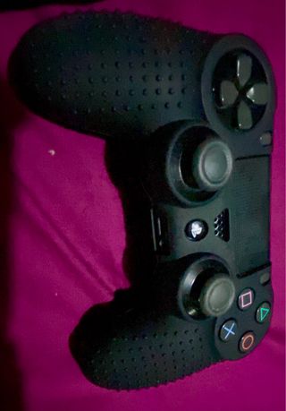 PS4 Slim 500GB + 4 Juegos + 2 Mando originales