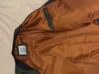 Chaqueta bomber verde Pull&Bear