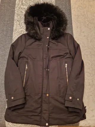 Abrigo TRF Negro con Capucha y Forro