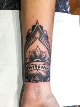 Tatuaje N#40 mandala muñeca