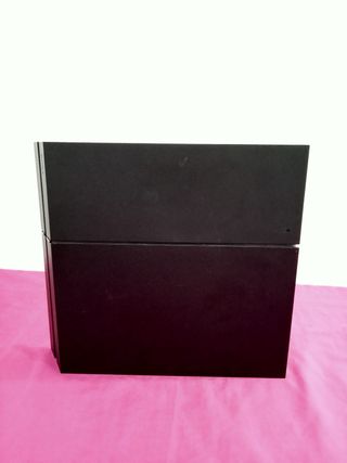PS4 (PlayStation 4) 500GB + 4 Juegos