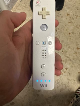Nintendo Wii con 2 mandos y Nunchuk