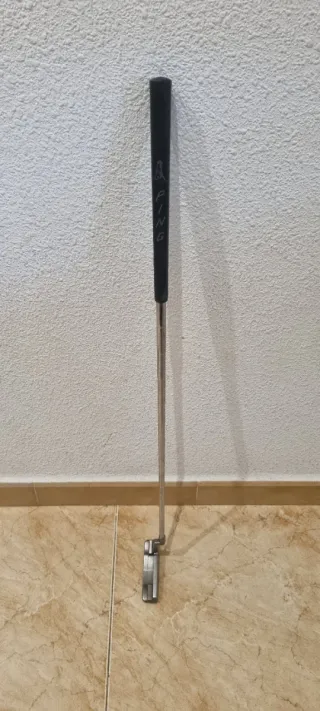 Putter Ping Junior o Mujer Bajita. Palos de Golf