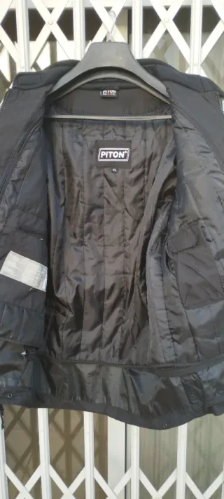 Chaqueta de moto negra.Talla XL.
