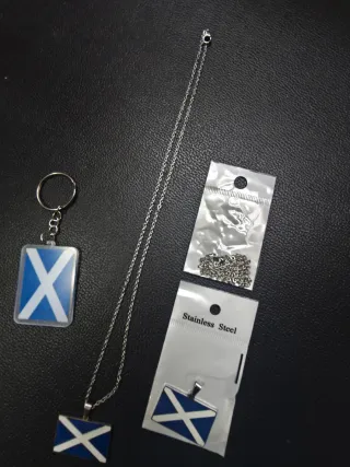 Cadena con colgante bandera de Tenerife 2x 12€