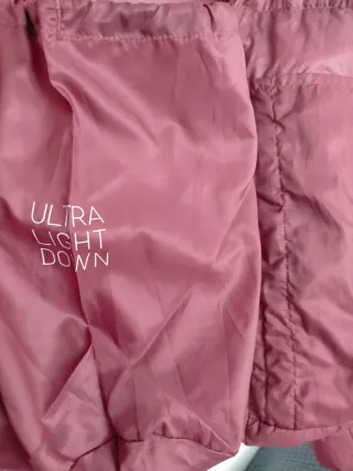 Chaqueta Uniqlo plumas Ultraligera